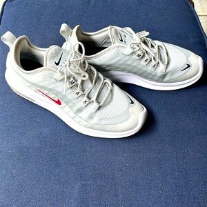 Nike women’s air max shoes